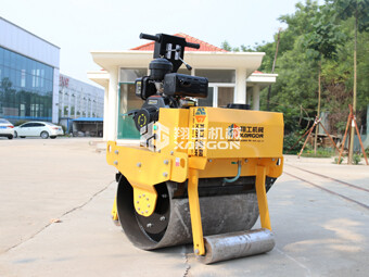 初次次使用小型壓路機(jī)要注意哪幾點