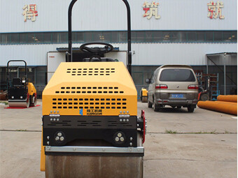  如何讓小型壓路機適應(yīng)市場的發(fā)展？