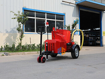 馬路瀝青灌縫機(jī)廠家有話說(shuō)，選對(duì)設(shè)備不迷茫！