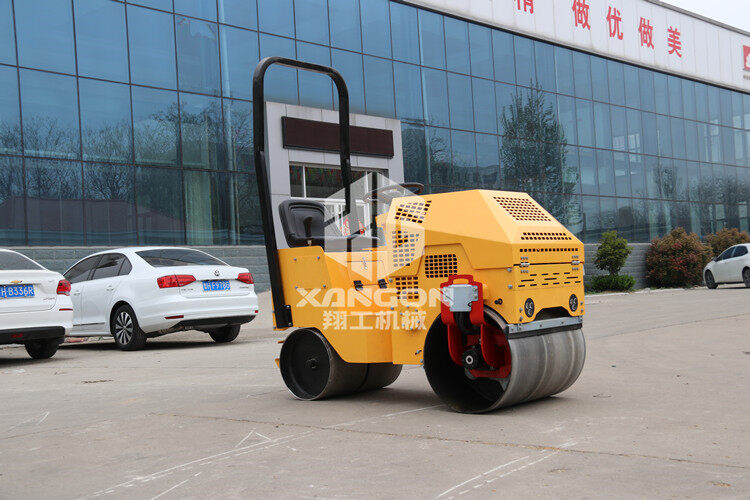 小型壓路機(jī)配重松動(dòng)的原因是什么？4個(gè)細(xì)節(jié)告訴你