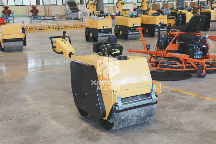 壓路機(jī)前面的大滾筒，里面到底裝著什么？