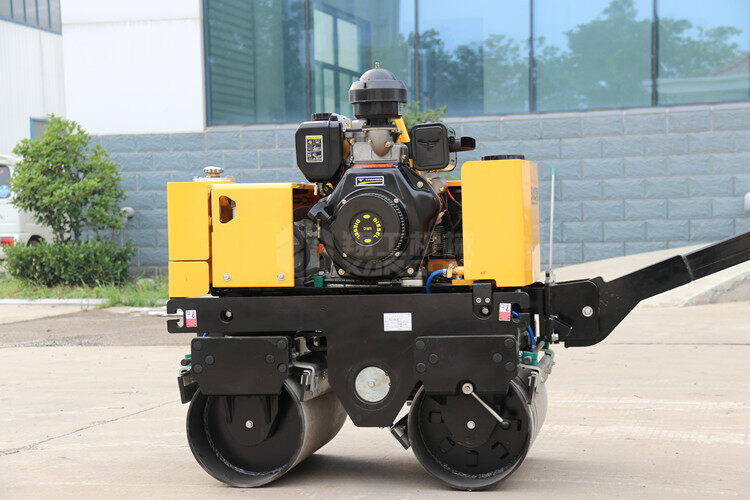 多雨時節(jié)，手扶壓路機(jī)漆面的維護(hù)保養(yǎng)可得做到位